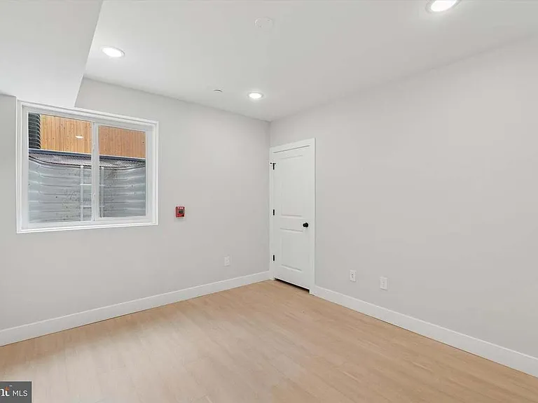 518 W Susquehanna Ave #1 — Photo 7