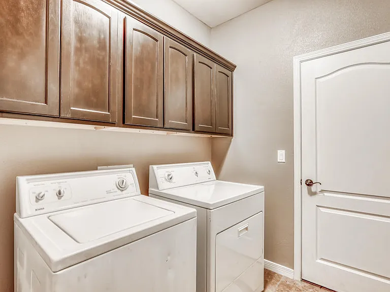 14311 E Cave Ave — Photo 32