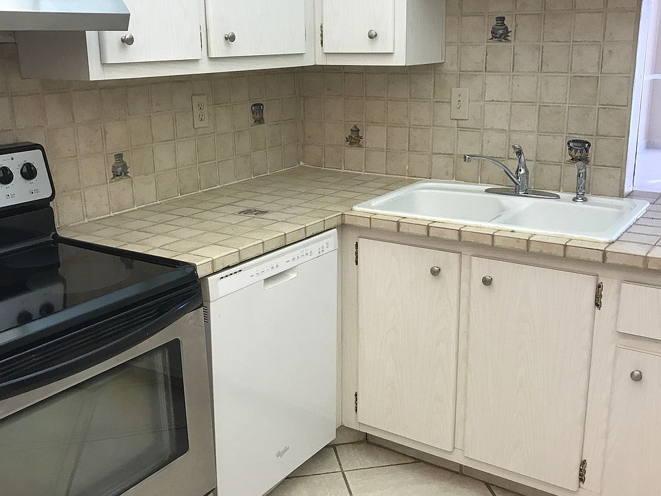 1st image of 9159 SW 77th Ave APT 203