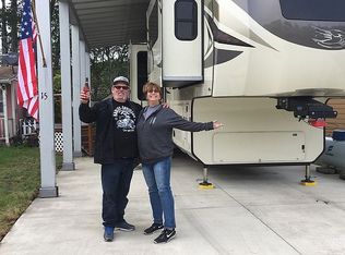 15 Pine Ln, Lakeside, OR 97449