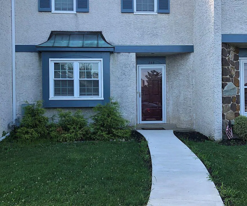 235 Lawndale Ave