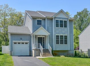 83 Orchard St, Freehold, NJ 07728