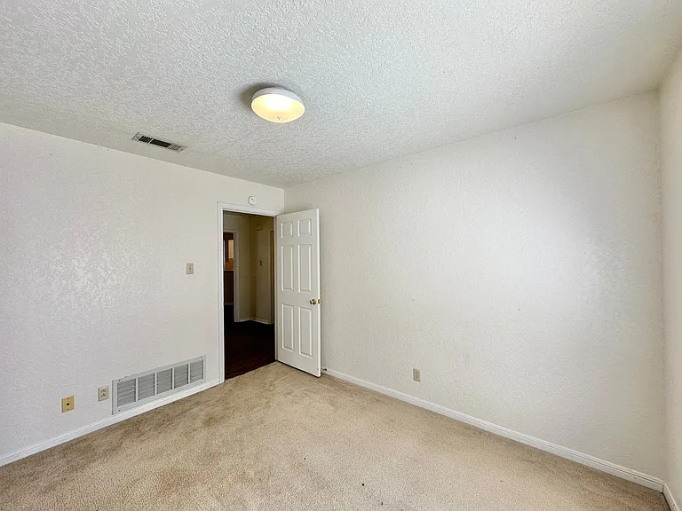 1114 Boulder Run — Photo 33