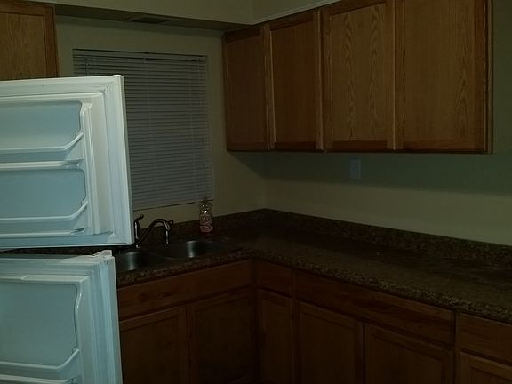 3rd image of 123 Shabbona Dr