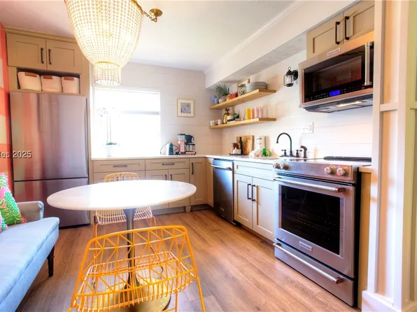 6 Woodward Ave APT B4, Hilton Head Island, SC 29928