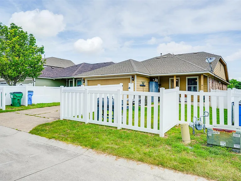 18117 Glacier Bay St — Photo 38