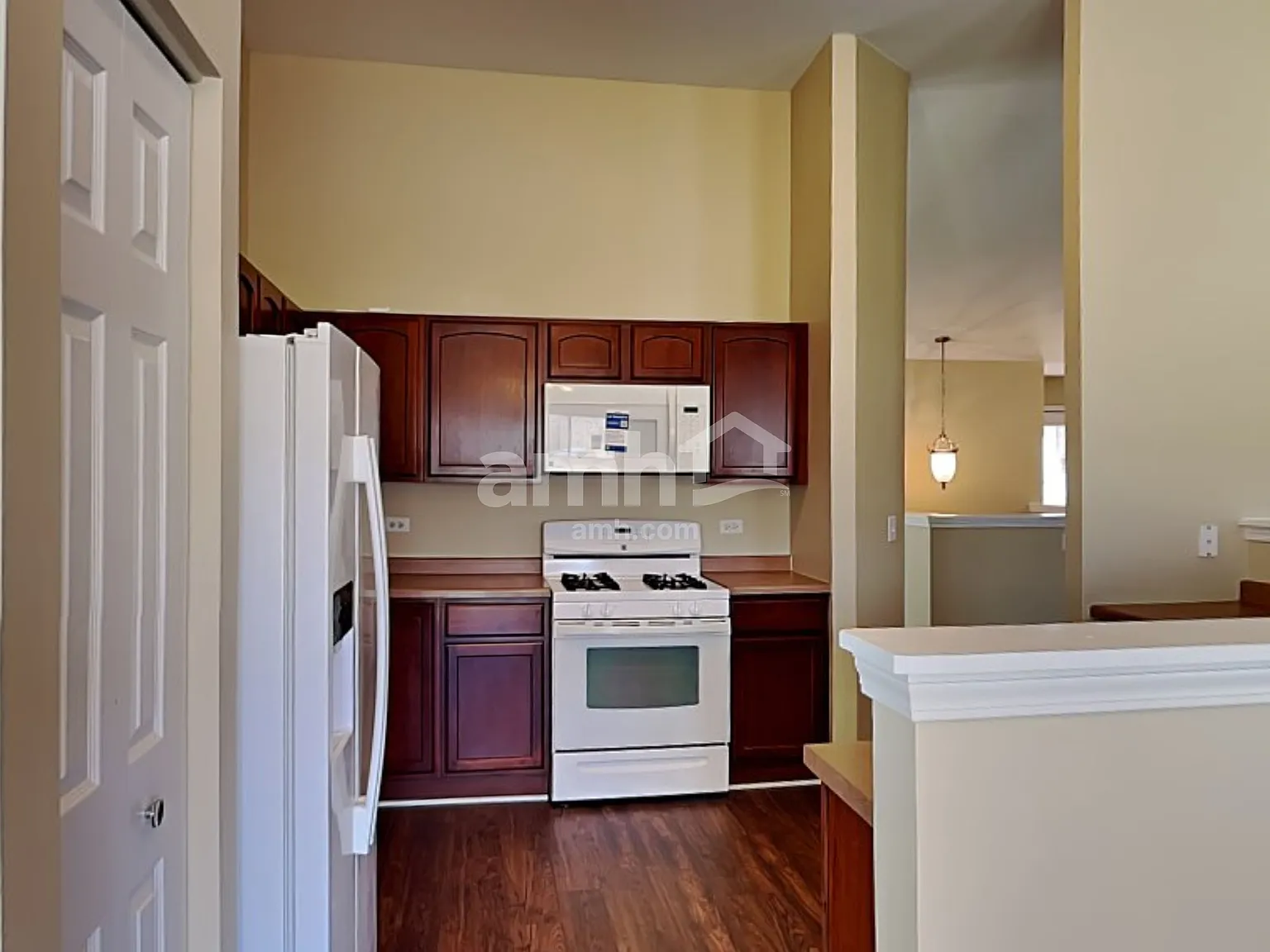 3 bed, 2.5 bath, 1727 sqft, $2,860 — Photo 3