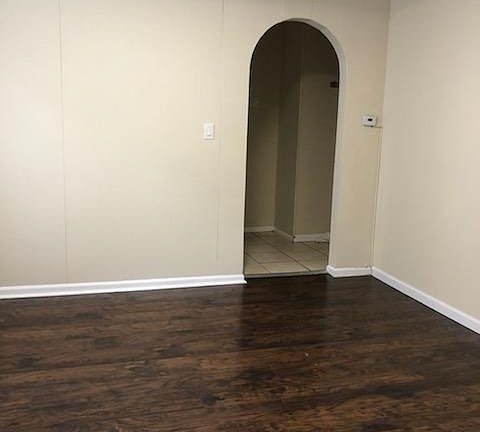 4th image of 125 Mallory Ave Floor 1