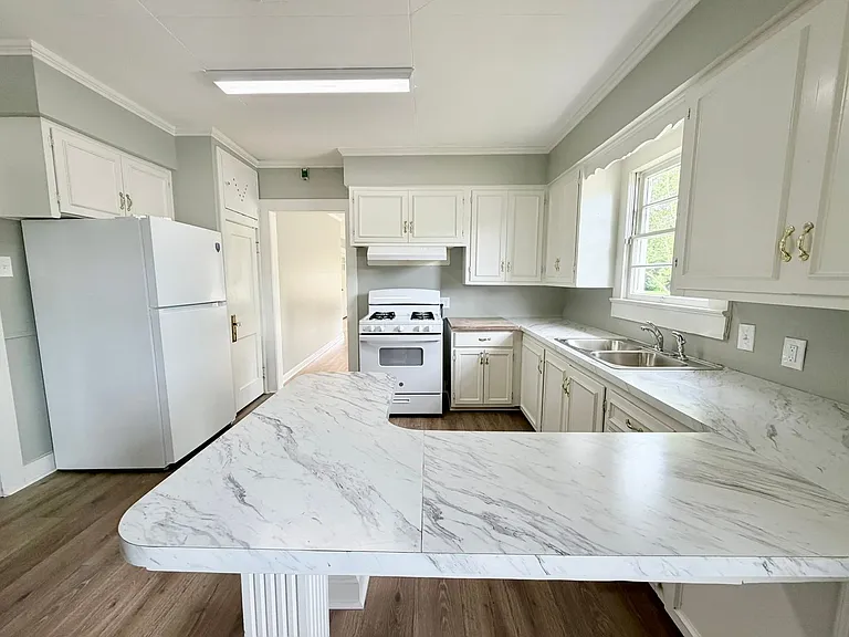 526 Evangeline Dr — Photo 11