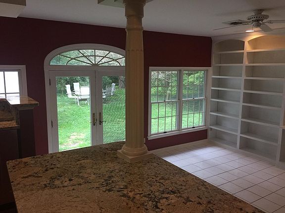 2nd image of 2334 Great Falls St