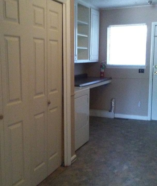 1st image of 314 E Lindsey St