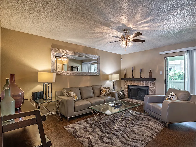 Austin Pointe Apartments — Photo 19