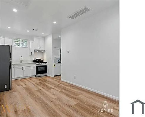 3rd image of 5017 Cimarron St