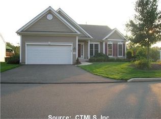 128 Country Club Dr, Oxford, CT 06478