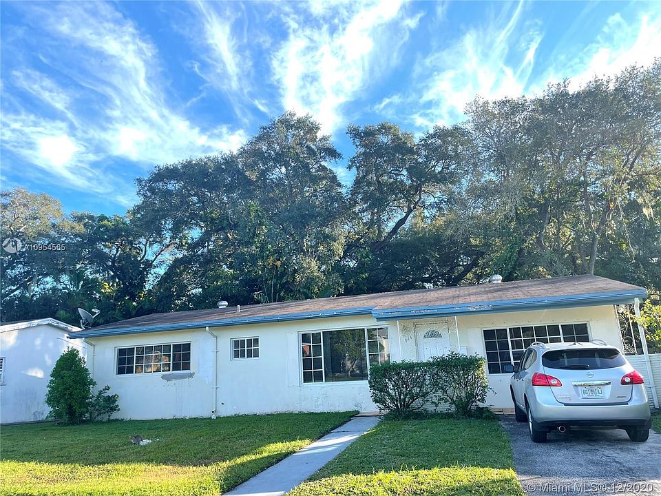 1st image of 944 NE 154th St #0