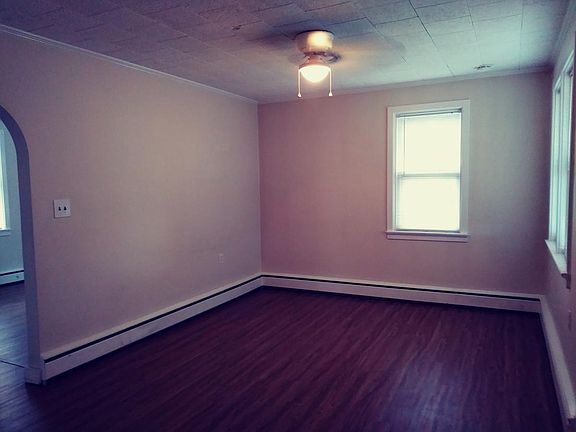 3rd image of 1919 Millport Rd Unit 1