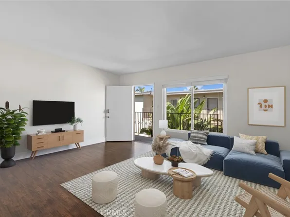 271 16th Pl APT D, Costa Mesa, CA 92627