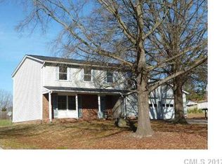 8110 Beechwood Ter, Charlotte, NC 28226
