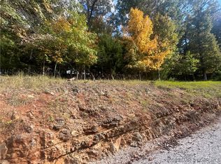 521 Palisades Dr, Lake Ozark, MO 65049