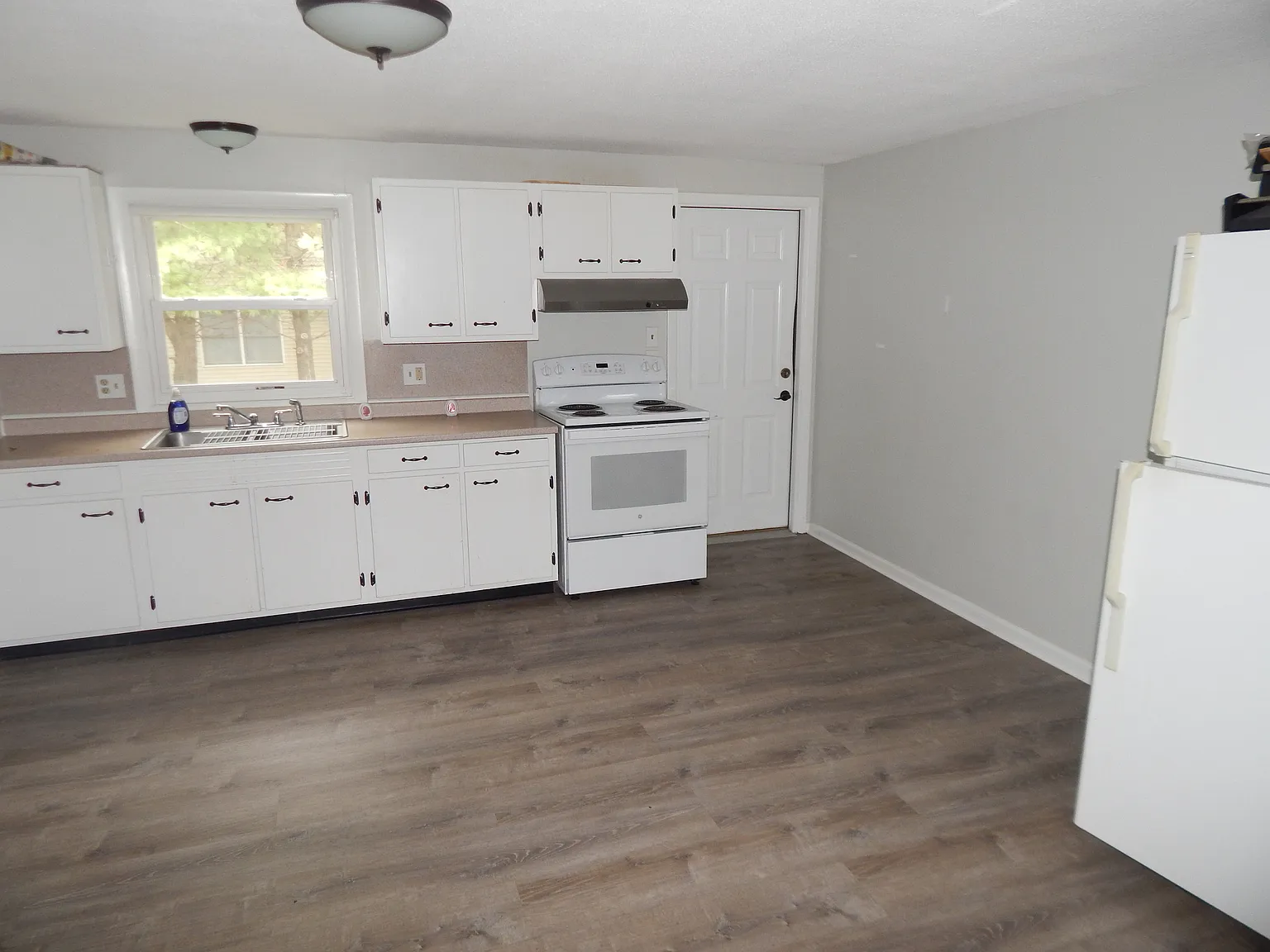 2 bed, $1,600 — Photo 3
