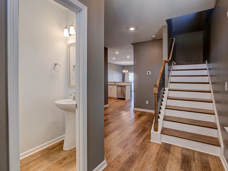 416 Sandfarm Trl — Photo 4