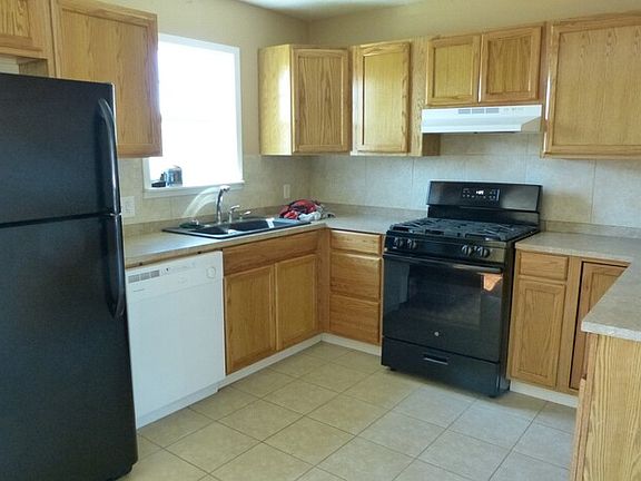5th image of 125 E Plaza Dr