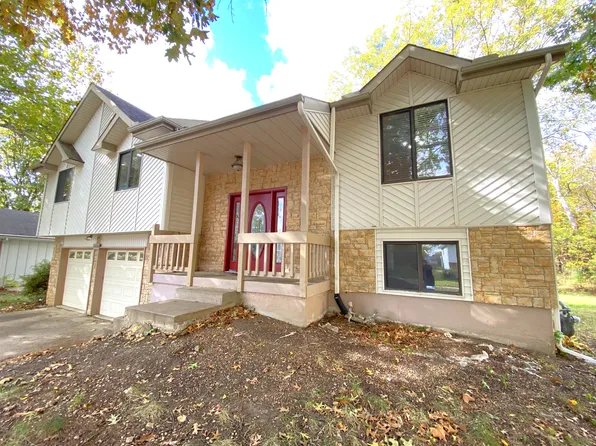 14400 Saint Andrews Dr, Grandview, MO 64030