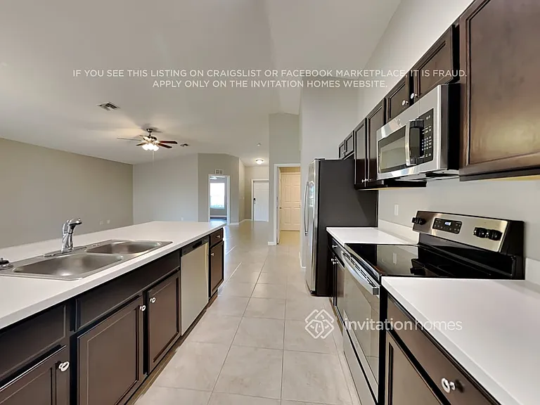 598 SW Ester Ave — Photo 5