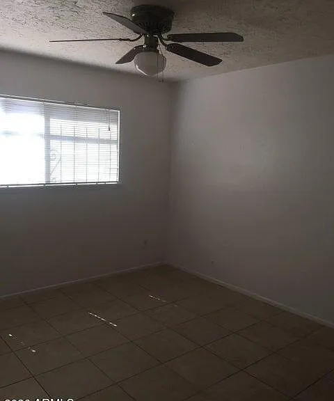 1233 E Henry St #B — Photo 5
