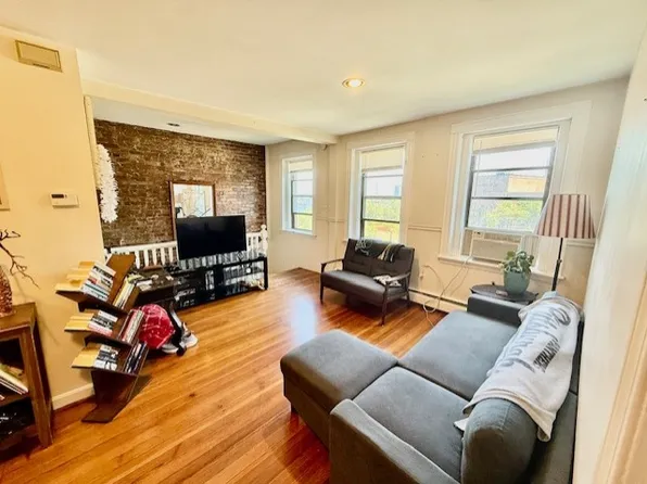 2 Copps Hill Ter APT 3, Boston, MA 02113