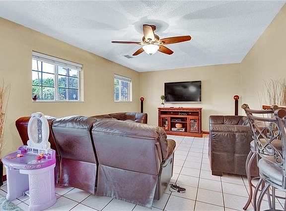 4th image of 1602 Avenue C