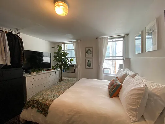 Rented by Village Living Realty | media 2