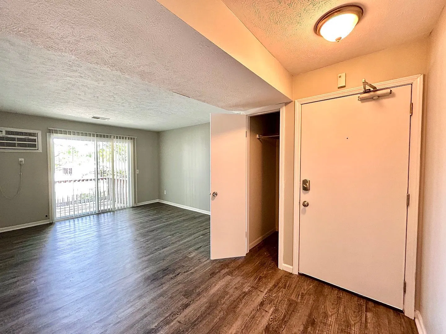 2 bed, 1.0 bath, 850 sqft, $1,500 — Photo 4