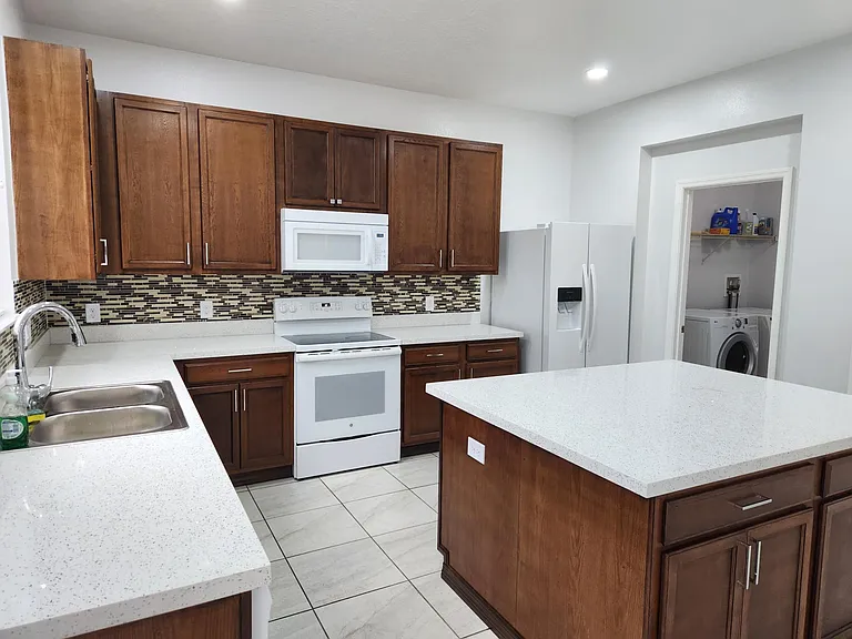 1174 Platte Ln N — Photo 15