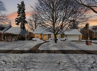 1509 Yorkshire Rd, Birmingham, MI 48009