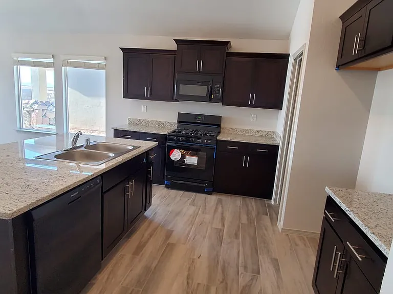 11337 Hidalgo Dr — Photo 6