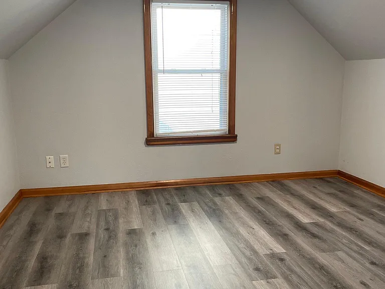 921 Eleanor Ave — Photo 10