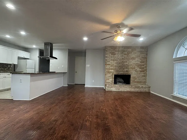 4406 Kinloch Dr — Photo 13