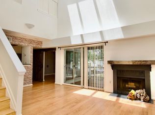 3377 Lakeside View Dr #19-2, Falls Church, VA 22041