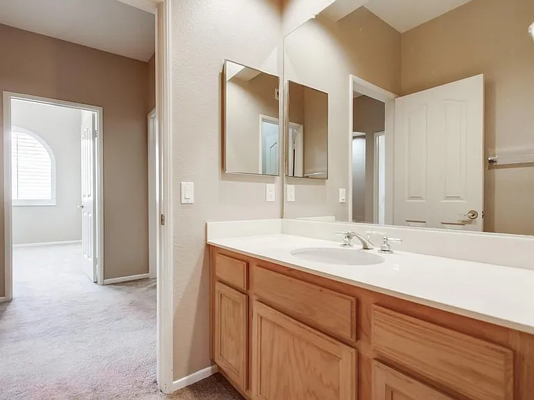 1879 Matin Cir #140 — Photo 51