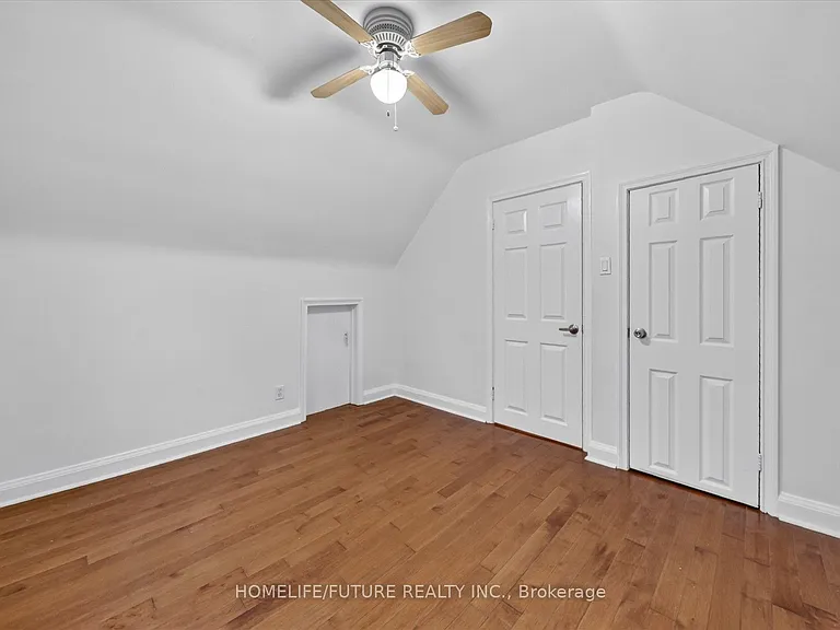 46 Stamford Sq N — Photo 24