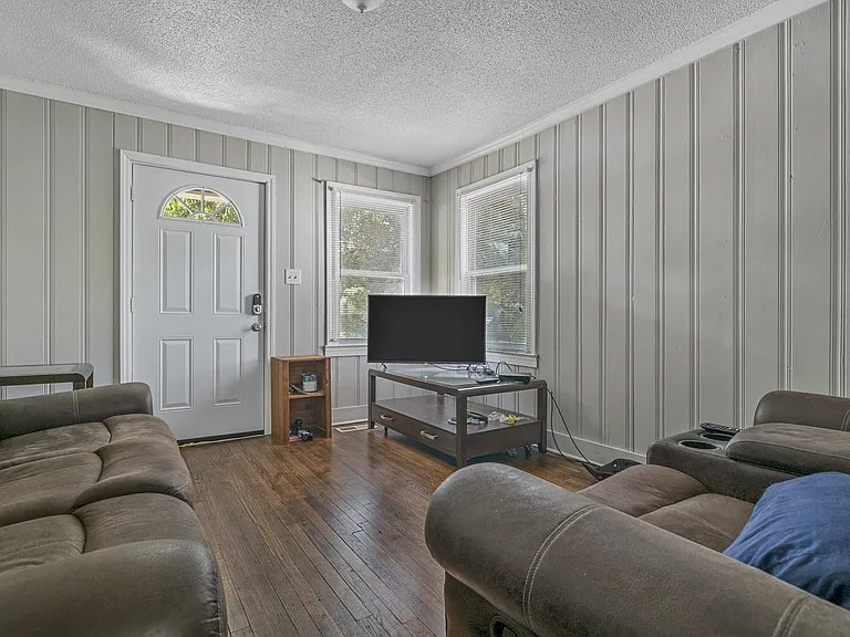 2320 Olando St #1 — Photo 6