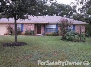 2007 Court Dr, Palestine, TX 75803