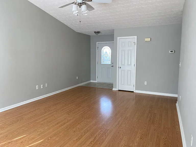 4818 Katia Ln — Photo 8