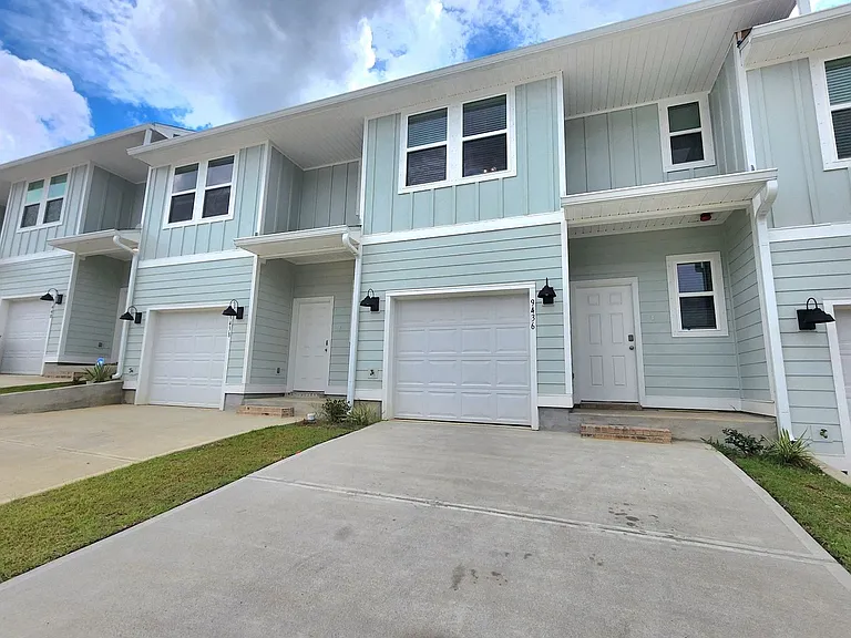 9436 Nature Creek Ln — Photo 1