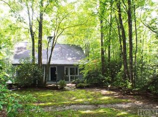 694 Bull Pen Rd, Cashiers, NC 28717