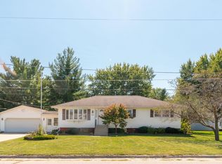 812 16th Ave, Gilbertville, IA 50634