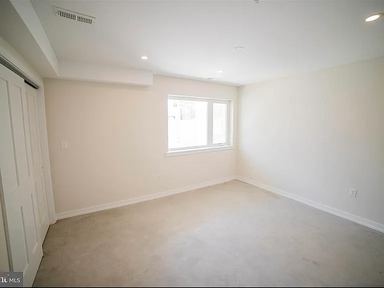 1331 N Randolph St — Photo 13