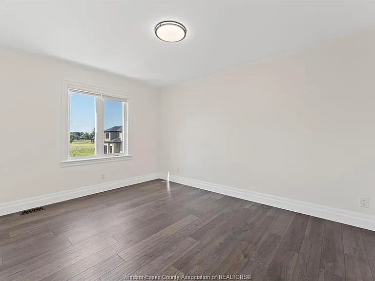 601 Holburn St — Photo 28