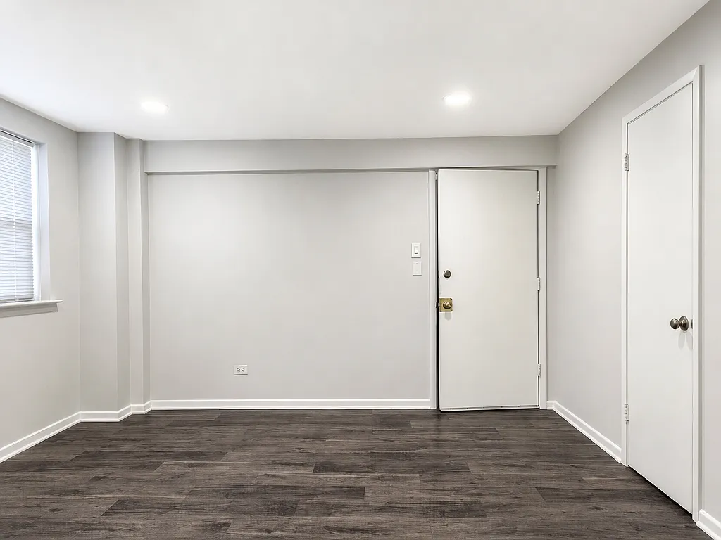 1 bed, $1,300 — Photo 2